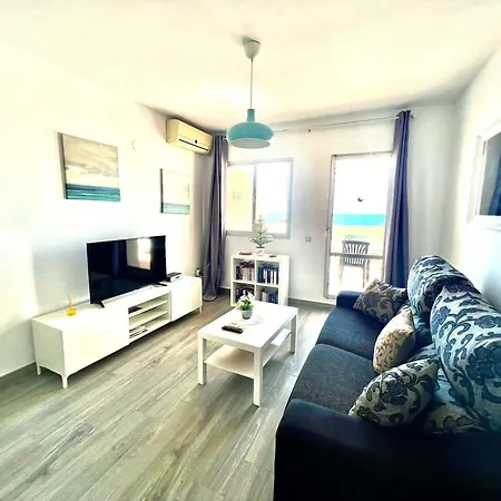 Sea Front With Large Terrace In Benalbeach Apartment
