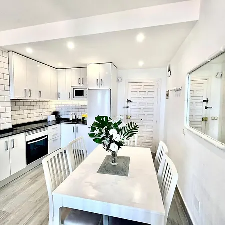 Sea Front With Large Terrace In Benalbeach Apartment *