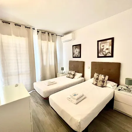 Apartment Sea Front With Large Terrace In Benalbeach
